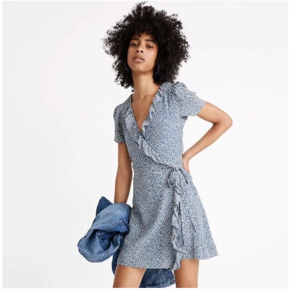 Madewell Silk Ruffle-Edge Wrap Dress in Bitsy Floral Sz M